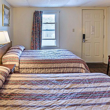 Rodeway Inn Westminster Εξωτερικό φωτογραφία