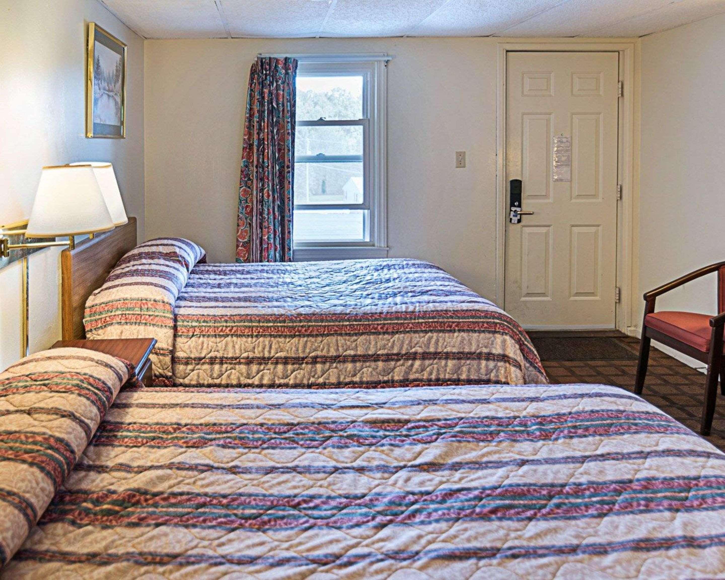 Rodeway Inn Westminster Εξωτερικό φωτογραφία
