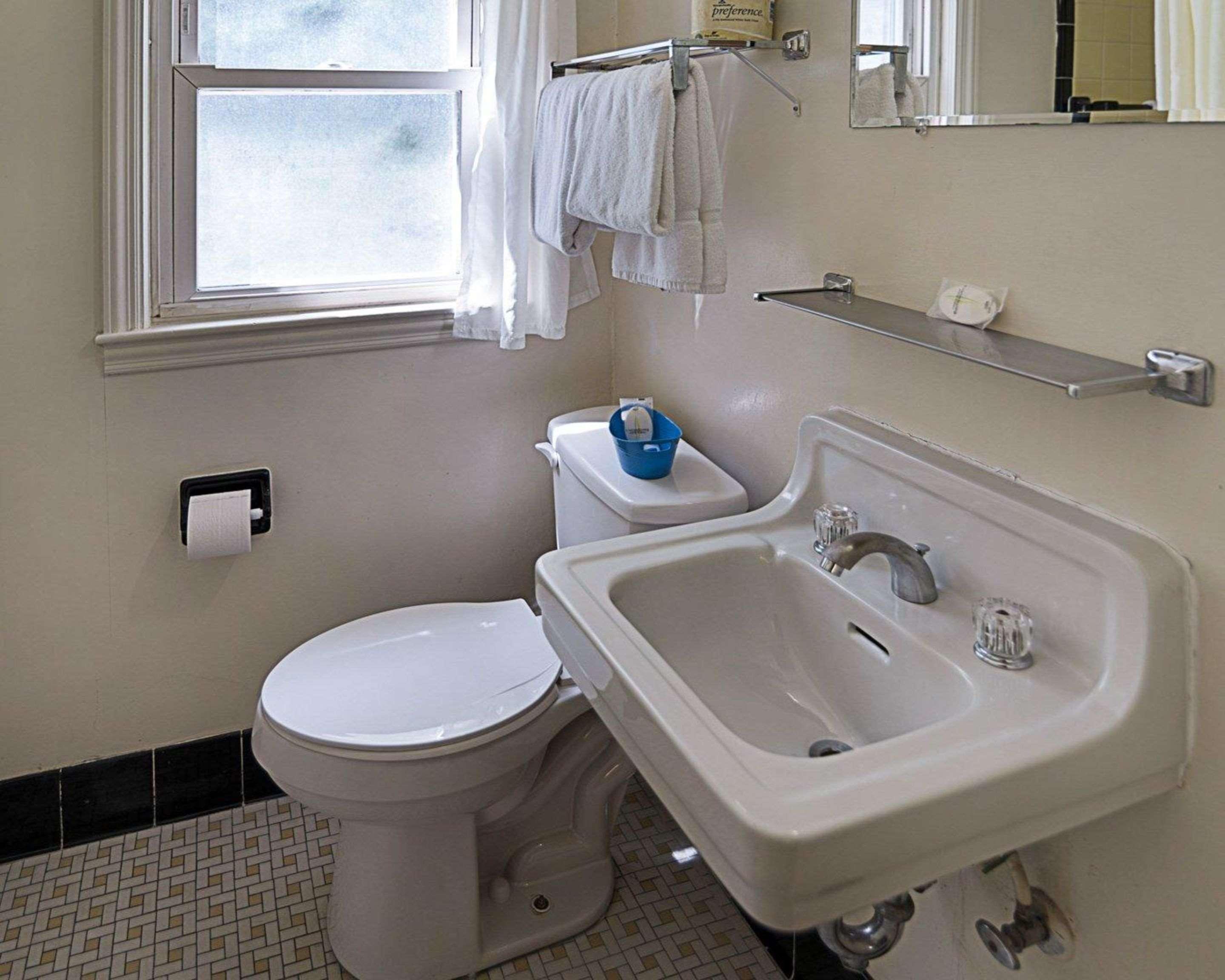 Rodeway Inn Westminster Εξωτερικό φωτογραφία
